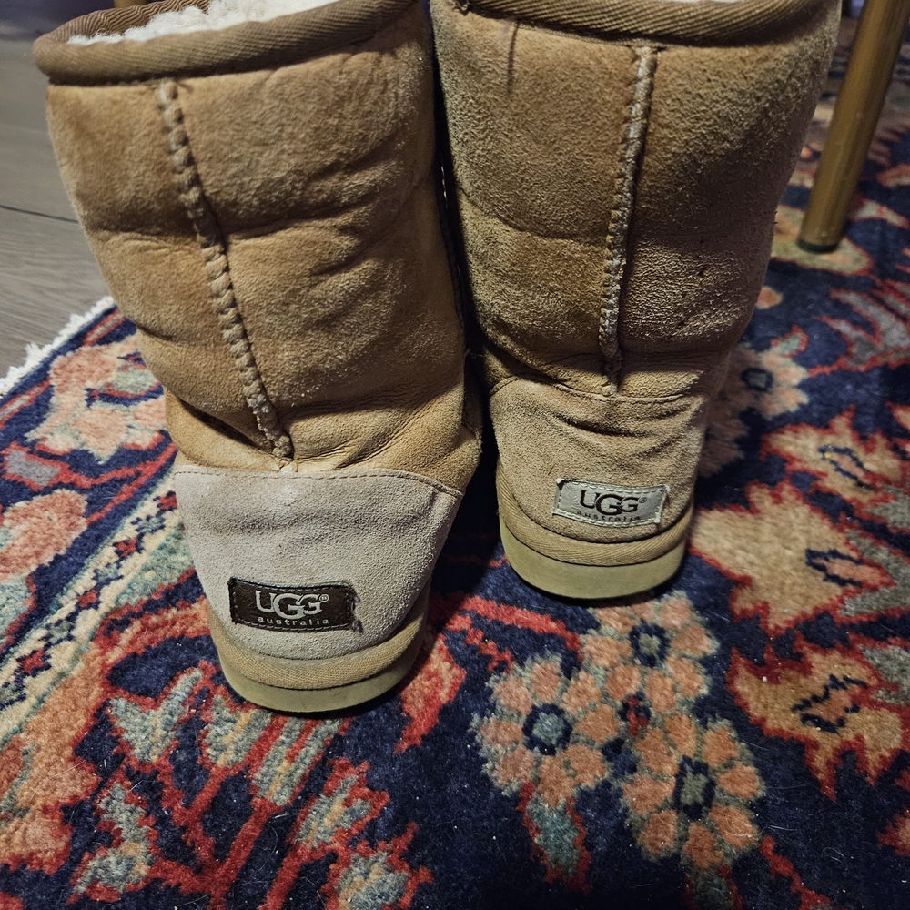 UGG Classic Tan Sheepskin Boots 9 - Picture 3 of 9